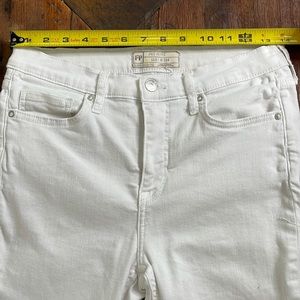 Free People brand skinny jeans Sz. 28